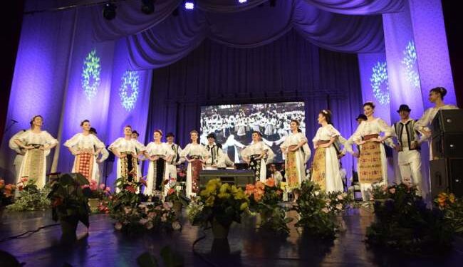 Festivalul Național de Folclor „Tradiții la Români” în Timișoara