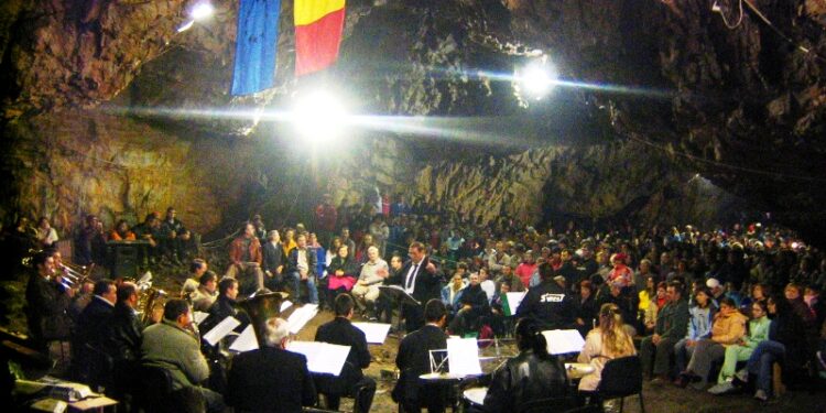 Ediție aniversară, cu două concerte în Peștera Românești