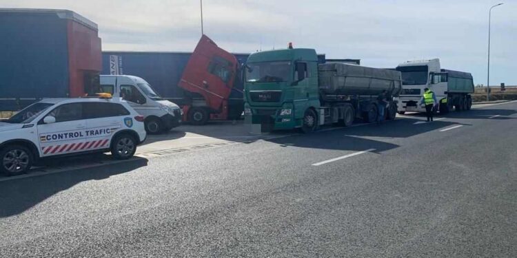 Transportatori, verificați de Direcția de Drumuri și Transport a C.J.T., în luna octombrie