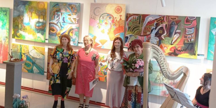„Eclectic”, o expoziție de familie la „Armonii Cromatice”