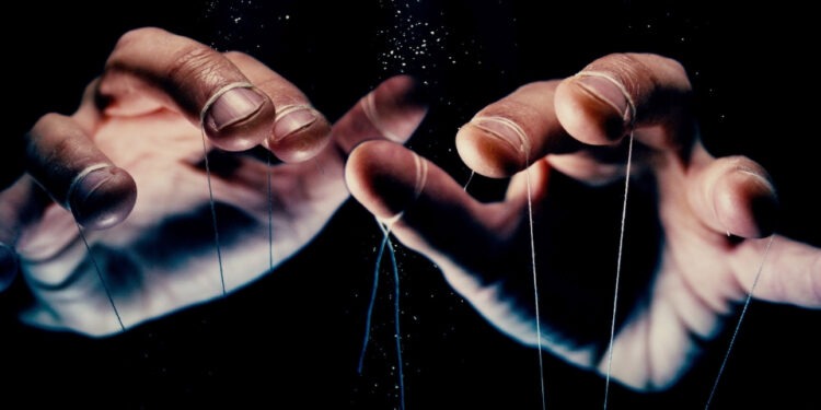 Devoalarea conspirației (3)