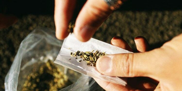 Depistarea consumatorilor de droguri, într-un județ unde fenomenul părea că se agravează