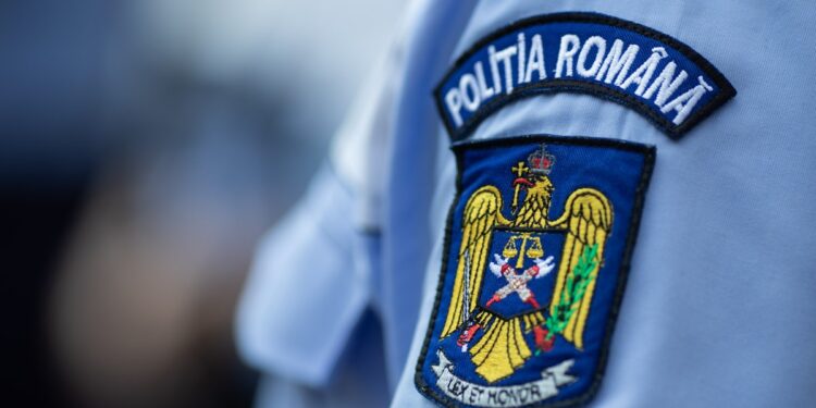 Bâtrână de 70 de ani, jefuită de un polițist din Remetea Mare