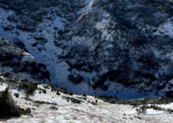 Turist în vârstă de 44 ani, mort în timpul unei expediții în Retezat