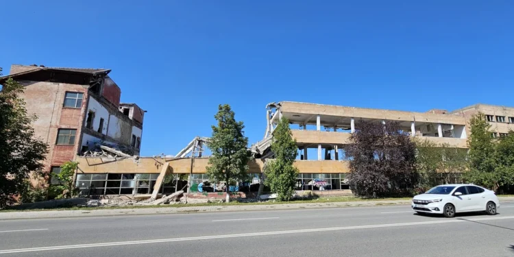 Gică Popescu construiește un complex comercial peste ruinele unei fabrici comuniste din Hunedoara