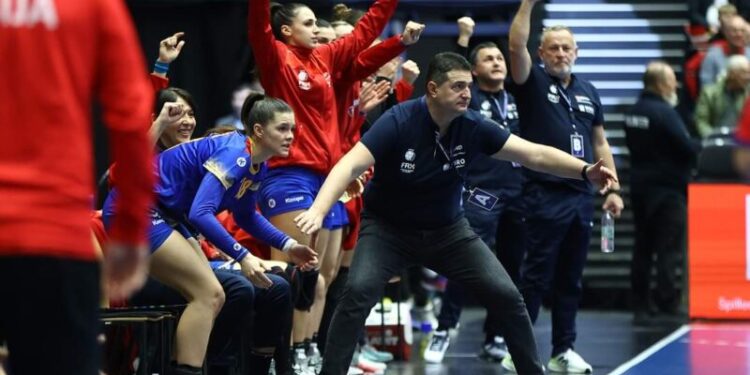 România a învins Chile și Serbia, la „mondialele” de handbal feminin, și s-a calificat în grupele principale