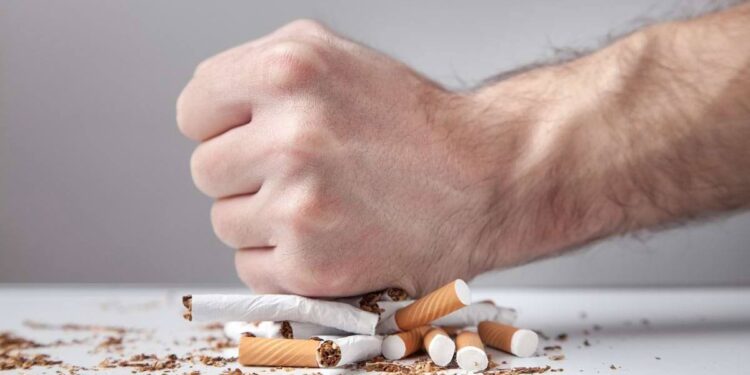 Renunțarea la fumat duce la o reducere a riscului de mortalitate