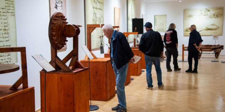 Expoziția dedicată lui Leonardo da Vinci, prelungită, la Arad