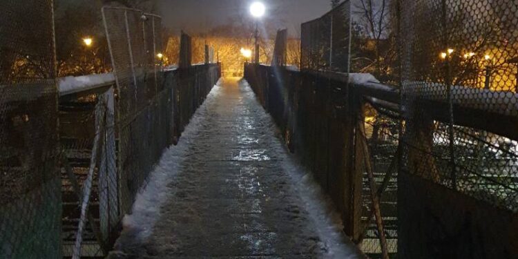 Pasarela ,,Găurela’’