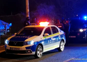 Patru agenți de poliție din județul Hunedoara au fost reținuți, pentru infracțiuni de abuz în serviciu. 