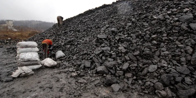 Hoții de cărbune au atacat mina Livezeni din Hunedoara.