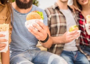 E sănătos sau nu cum se hrănesc studenții Timișoarei?