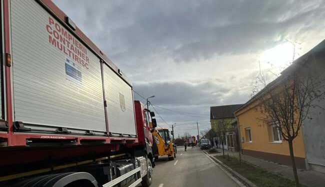 Explozie în zona Fratelia! Șapte persoane,au fost surprinse în locuinţa în care s-a produs incidentul