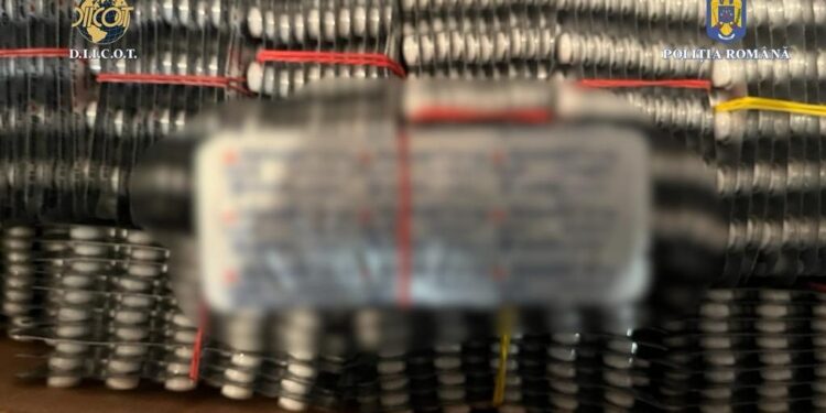 Percheziții la Arad într-un dosar ce vizează traficul de droguri