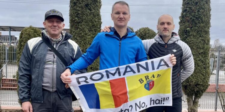 Alpiniștii hunedoreni plecați să cucerească Aconcagua au ajuns în tabăra de bază