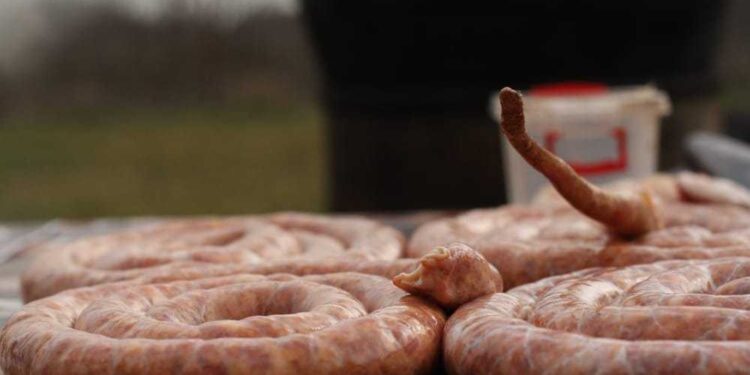 Cei mai buni cârnați din Banat se degustă la Lovrin