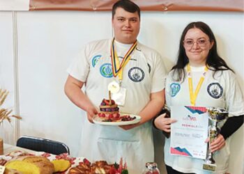 „FIA_CRANBERRY Desert”