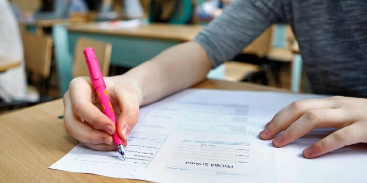 2.000 de elevi cărășeni au simulat examenul maturității