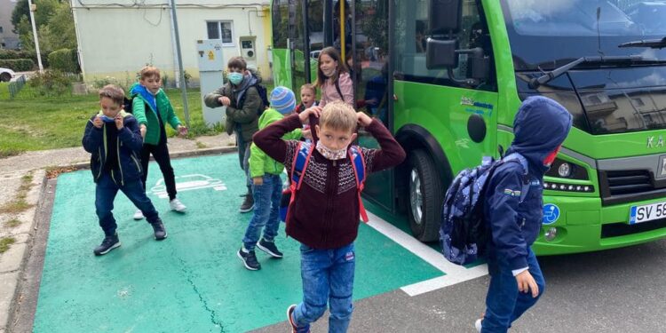 24 de microbuze electrice pentru elevii timișeni