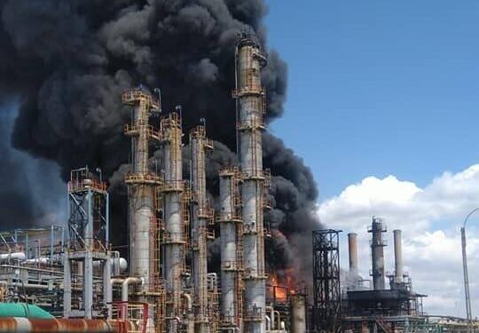Explozie devastatoare la rafinăria Petromidia