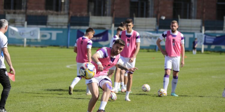 Politehnica Timișoara se pregătește să înfrunte liderul FC Bihor într-un duel crucial din Liga 3