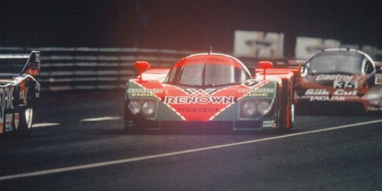 Mazda este primul producător japonez câștigător la Le Mans. Toyota i-a urmat câteva decenii mai târziu.