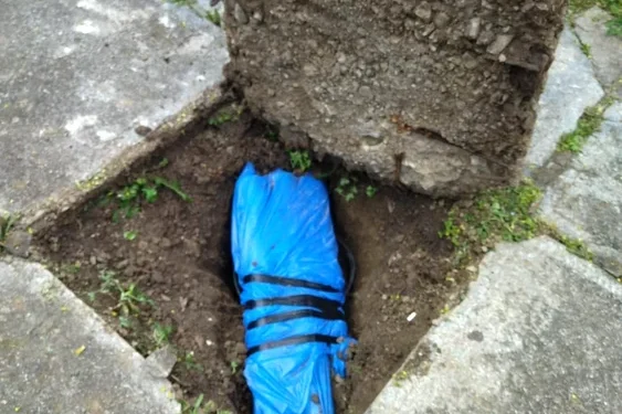 Articole pirotehnice, îngropate de suporteri înaintea meciului Corvinul Hunedoara – CFR 1907 Cluj