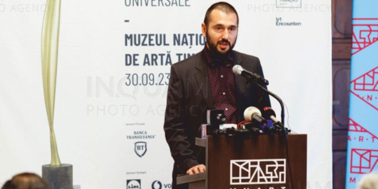 F. Petcu și colo și dincolo