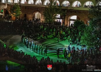 Asociația Reconstituiri Istorice, cu spectacolul „Schimb de gardă”, de Noaptea Muzeelor, la Alba Iulia, iar duminică, 19 mai, la Timișoara