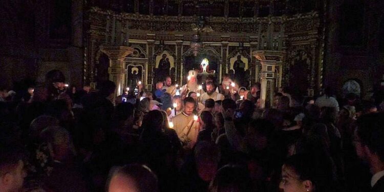 Vestea și Lumina Sfântă a Învierii au fost primite în Timișoara și-n județul Timiș