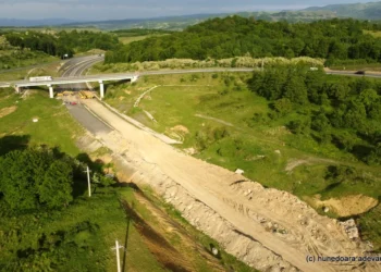 Cum arată șantierul noilor tuneluri din Autostrada Lugoj-Deva. Lucrări așteptate de un deceniu 