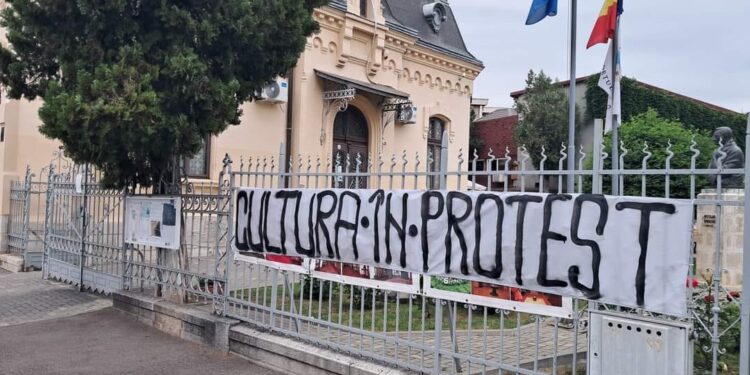 Salariații muzeelor și bibliotecilor publice au protestat în Ziua Internațională a Muzeelor