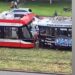 Două tramvaie s-au ciocnit la UTA. Un călător a ajuns la spital
