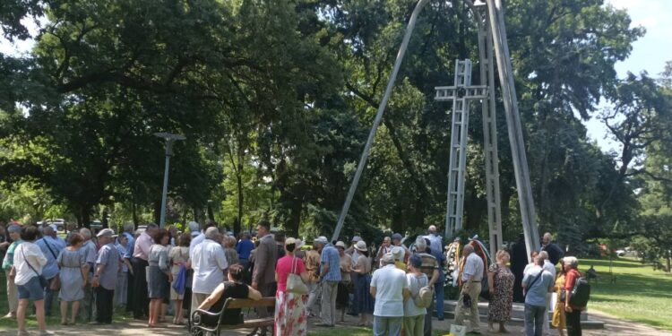 Ziua Victimelor Deportării în Timpul Regimului Comunist a fost marcată în Parcul Justiției din Timișoara, iar la  Memorialul Revoluției și Muzeul Satului au fost inaugurate expoziții despre deportarea în Bărăgan