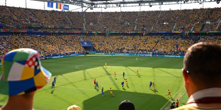 România a încheiat Grupa E pe locul întâi și, alături de Belgia și Slovacia, s-a calificat în „optimi”