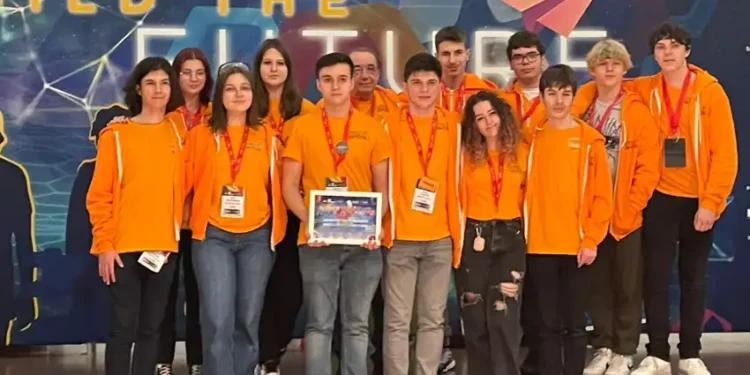 O nouă reușită pentru elevii clubului RobotX din Hunedoara