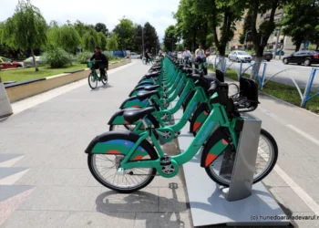 Hunedoara este primul oraș din județul Hunedoara unde a intrat în funcțiune un sistem de închiriere a bicicletelor pentru plimbări urbane