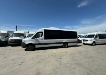 Elevii de la Liceul Tehnologic Special „Gheorghe Atanasiu” vor beneficia de un microbuz pentru navetă