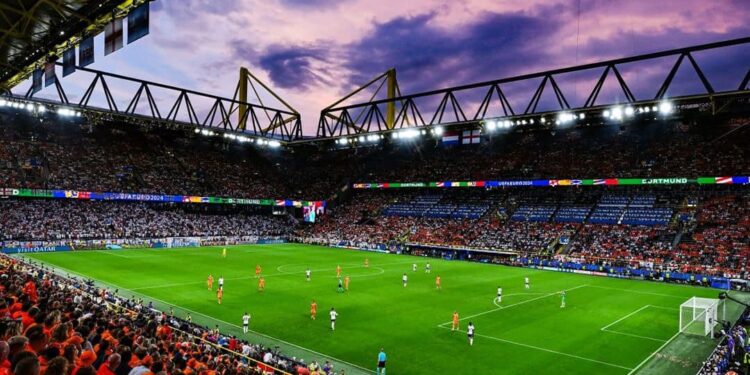 Anglia, pentru a doua oară consecutiv în finala EURO, după ce a învins, în ultimul minut de joc, Țările de Jos, în semifinale