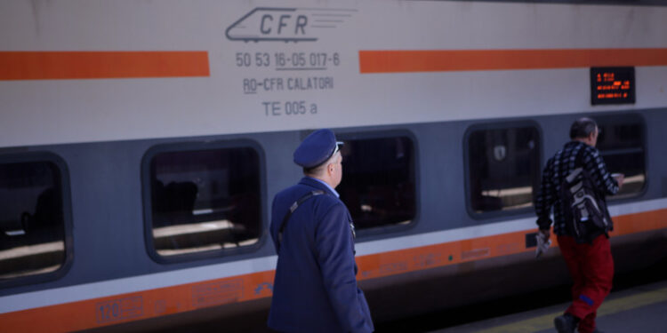 CFR anunță restricții de viteză și întârzieri semnificative din cauza temperaturilor extreme