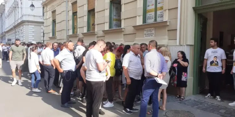 Timișorenii au stat la coadă pentru locuințele din ,,Planul Simion”