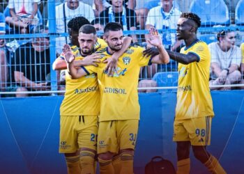 A luat startul o nouă ediție a Campionatului de Fotbal al României, la Ovidiu, Unirea Slobozia, surpriză în jocul cu Farul