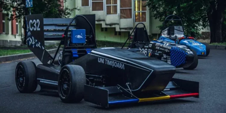 Studenții de la Universitatea Politehnica Timișoara lansează un monopost inovator pentru competiția Formula Student
