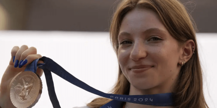 ANA MARIA BĂRBOSU ȘI-A PRIMIT MEDALIA OLIMPICĂ