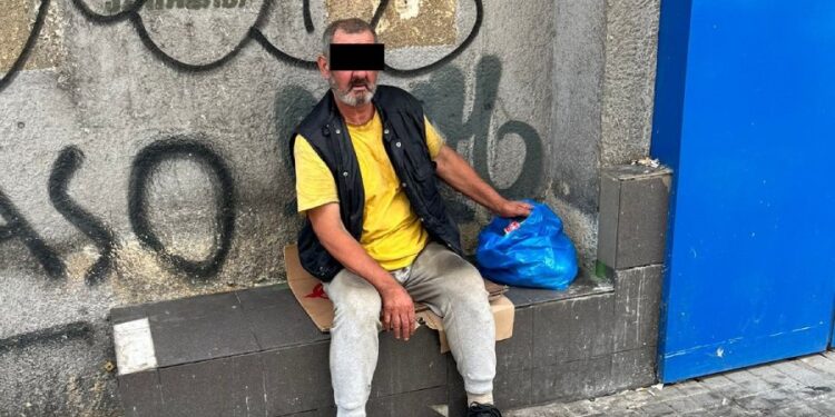 Sute de cerșetori ridicați de pe străzi – Mame cu copii în brațe și cerșetorie agresivă