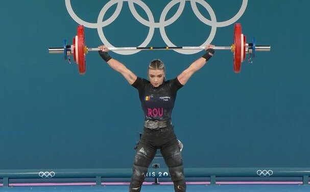Mihaela Cambei, vicecampioană olimpică la haltere, categoria 49 kg