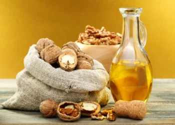 Uleiul de nucă, sănătate într-o lingură