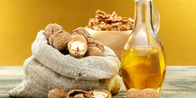 Uleiul de nucă, sănătate într-o lingură