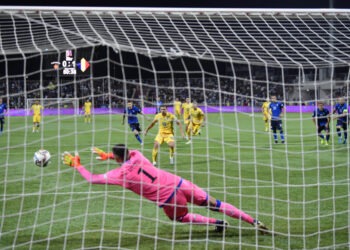 Sunt două Românii la fotbal?