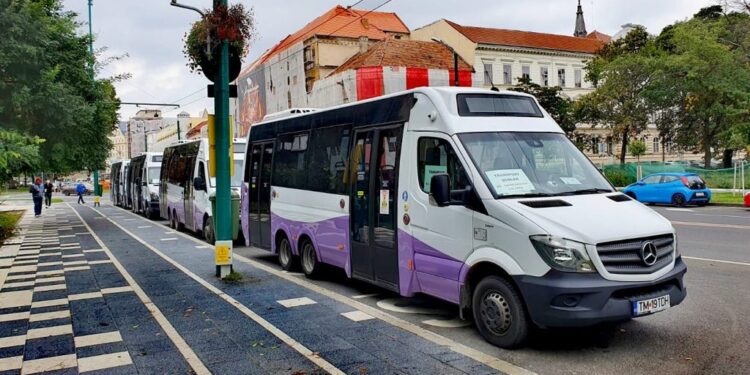 Primăria Timișoara menține toate traseele de autobuze școlare și lansează carduri speciale pentru elevi